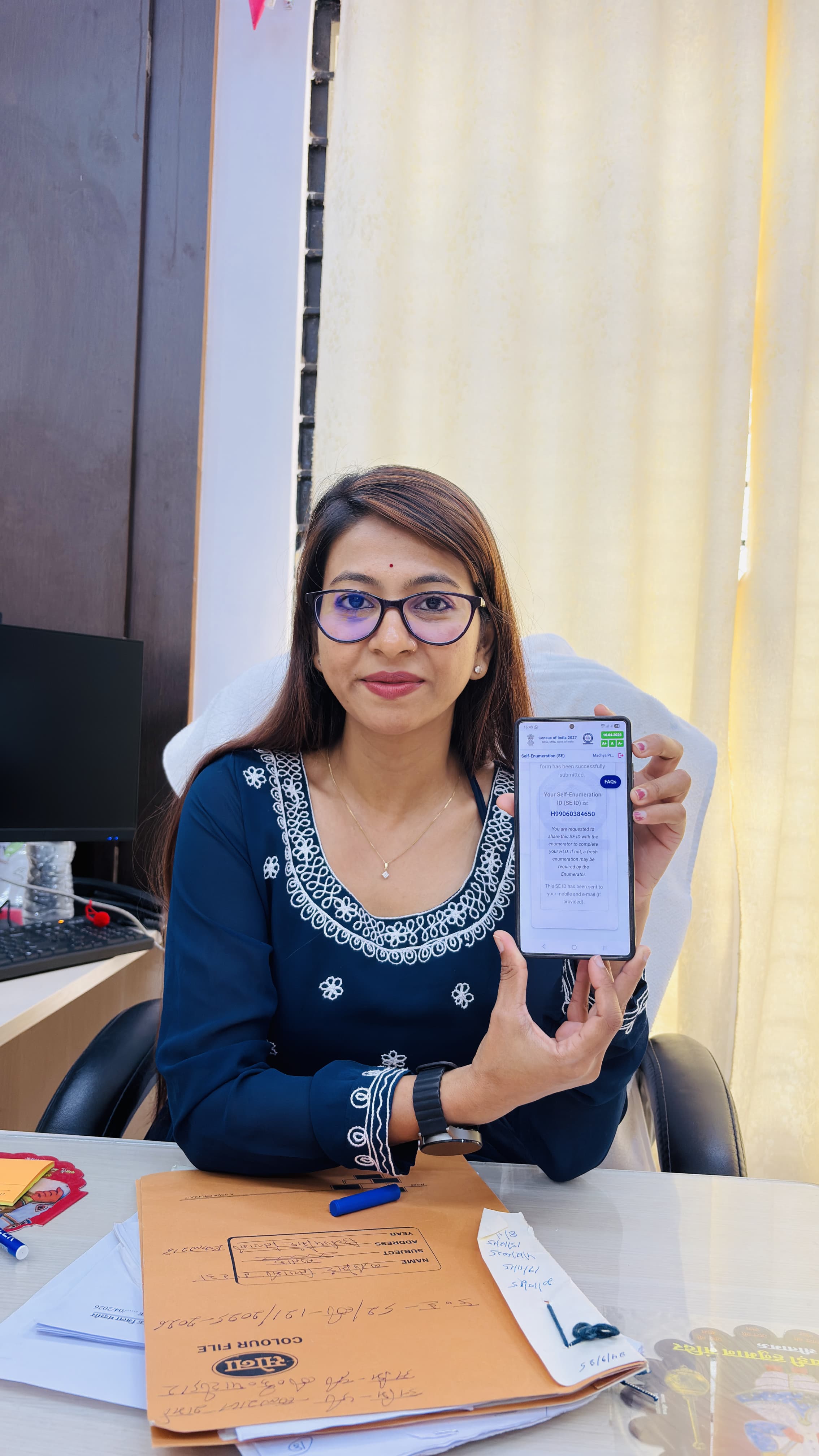 अनुविभागीय अधिकारी सीतामऊ श्रीमती शिवानी गर्ग ने स्व गणना में स्वयं भरा जनगणना फॉर्म, नागरिकों से भी की अपील