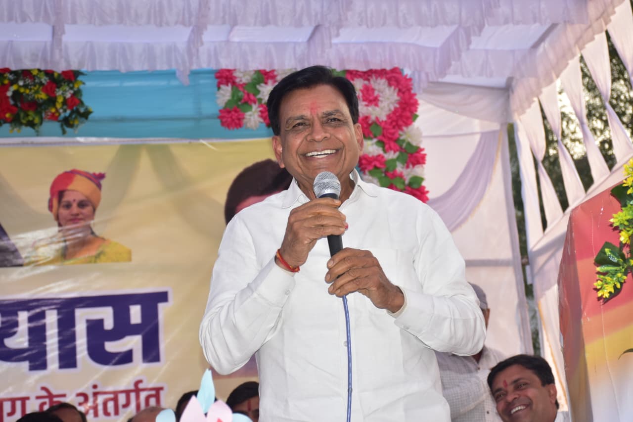 जनता की मूलभूत आवश्यकताओं की पूर्ति करना सरकार का मूल कार्य है : उप मुख्यमंत्री श्री देवड़ा